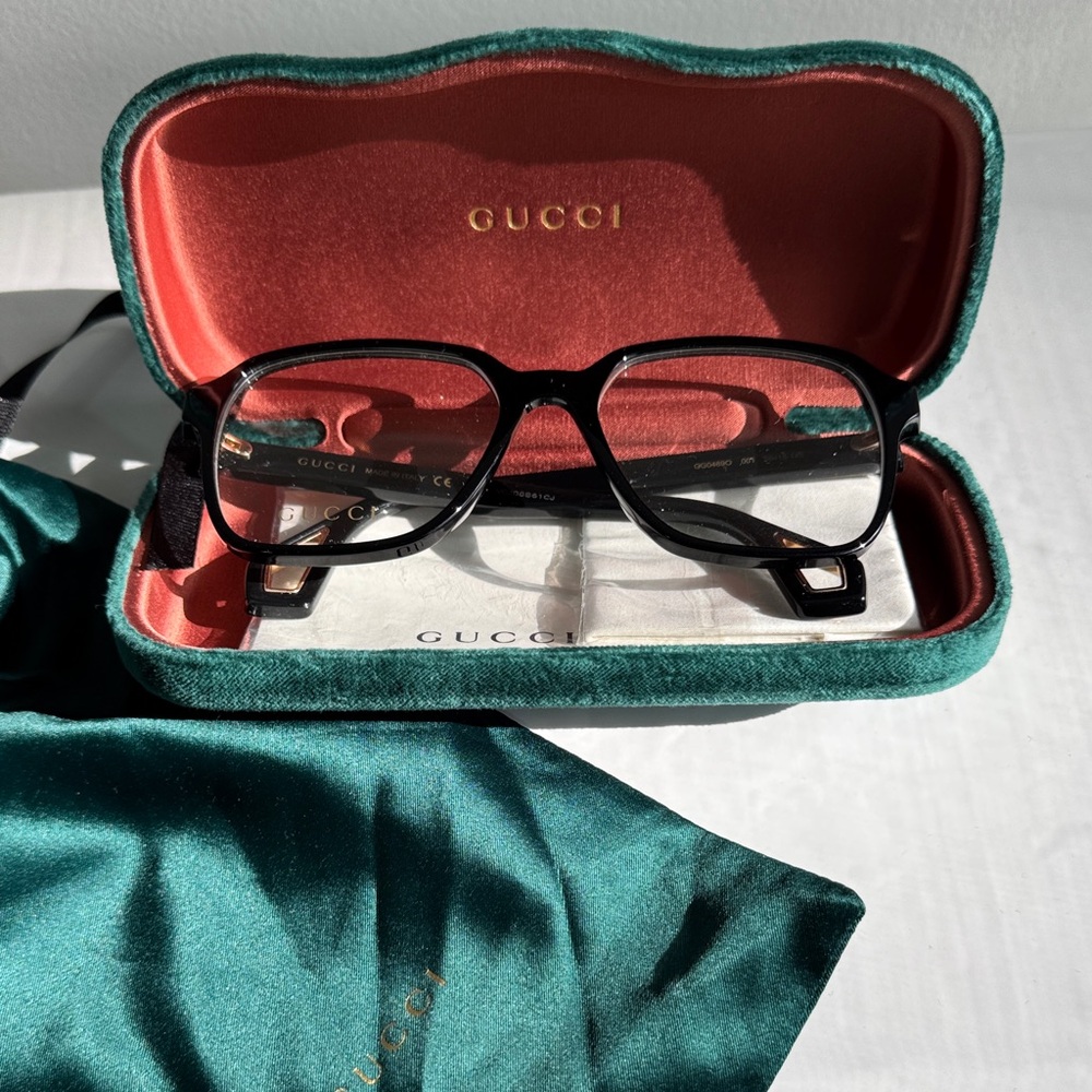 Gucci Women's Glasses in Black